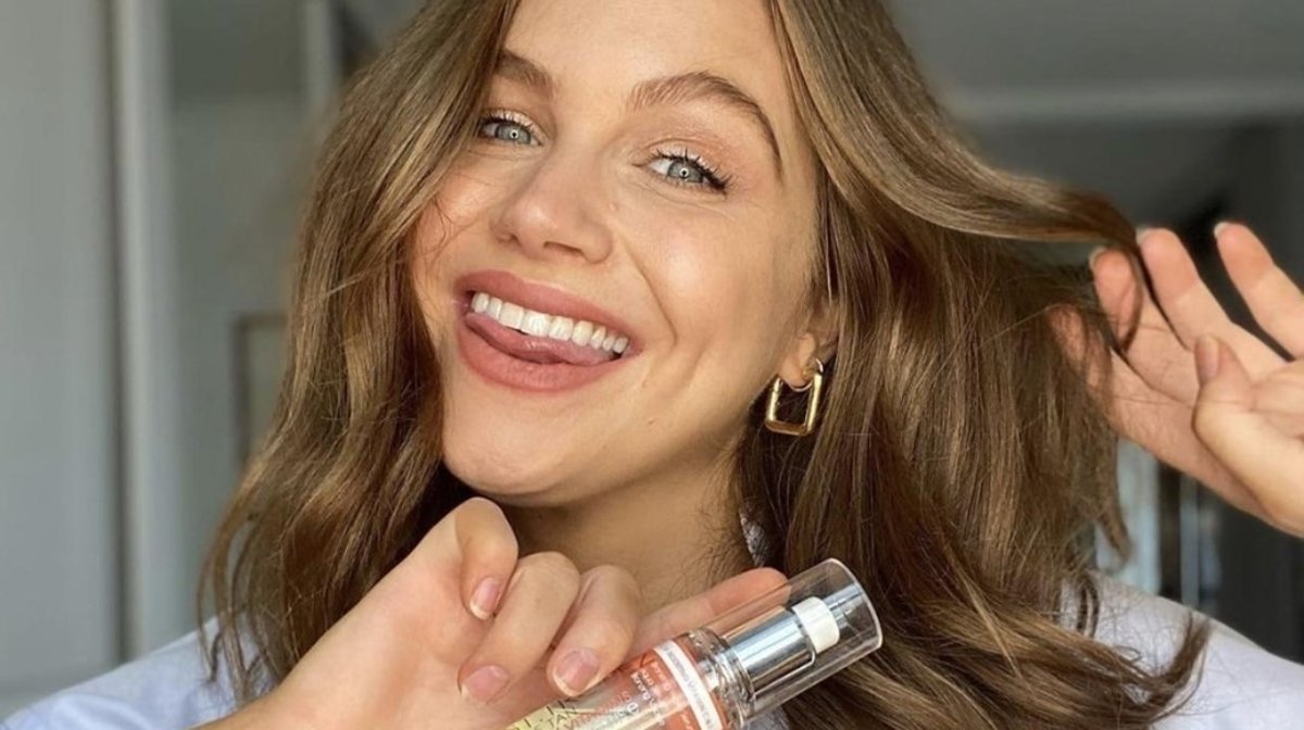 How to remove self-tanner from face
